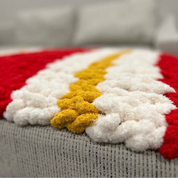 Super Bowl Champs Chief’s - inspired Chunky Knit Throw Blanket - Picture 4 of 5